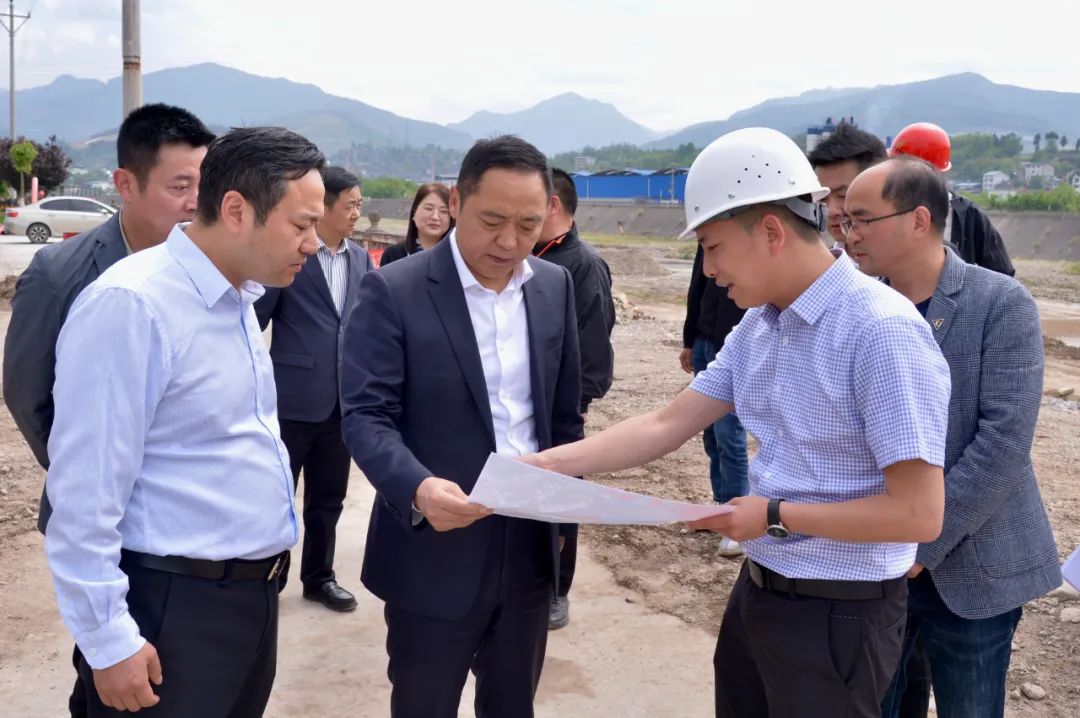   张勋图调研重点项目建设工作