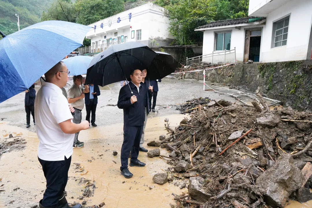 张勋图调研重点项目建设和防汛减灾工作